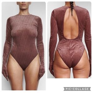 SKIMS Size Large Velvet Glove Bodysuit With Gloves Chestnut Brown Gloved Logo